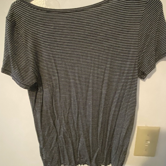 Black and white striped crop top (longer crop top). Size medium. - Picture 3 of 3